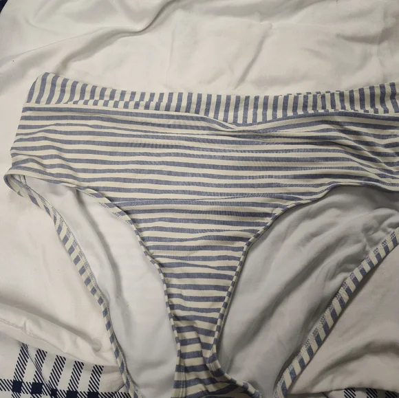 Striped Blue and White Tankini Top - Picture 3 of 7